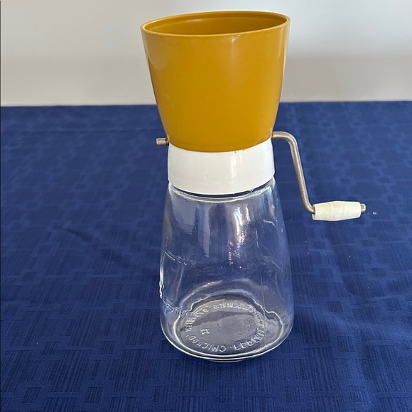 Federal Housewares Other - Vintage Federal Housewares Nut Grinder H 7 in diameter 3 in